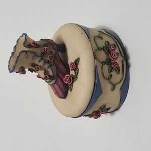 Victorian Trinket‎ Holder